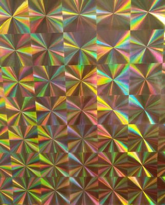 12 মাইক্রো পিইটি / 17 মাইক্রো বোফ হলোগ্রাফিক ধাতবাইজড প্রাইমার লেপ ইউভি প্রিন্টিংয়ের জন্য ব্যবহৃত