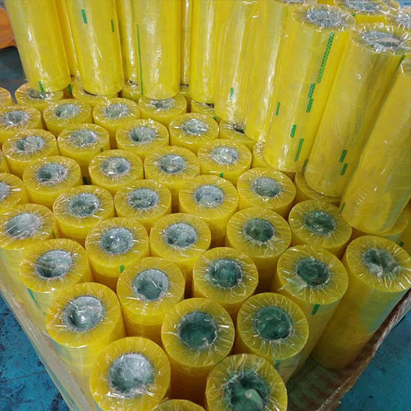গরম বিক্রয় BOPP/OPP অ্যাক্রিলিক স্ব আঠালো Bopp টেপ প্যাকেজিং কার্টন সীল টেপ জন্য